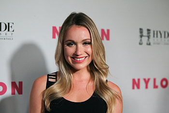Katrina Bowden, Movies, Leaving the show HD wallpaper