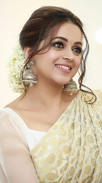 Bhavana, saree lover, mallu aunty HD phone wallpaper