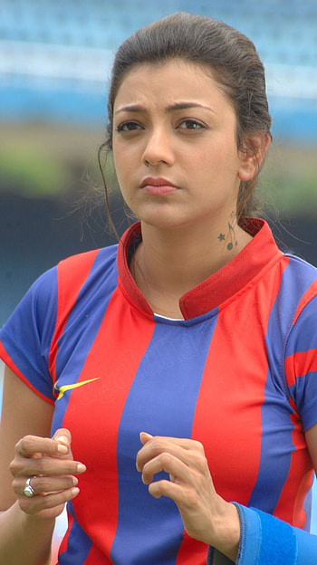 Kajal agarwal, thupakki, tamil movie HD phone wallpaper