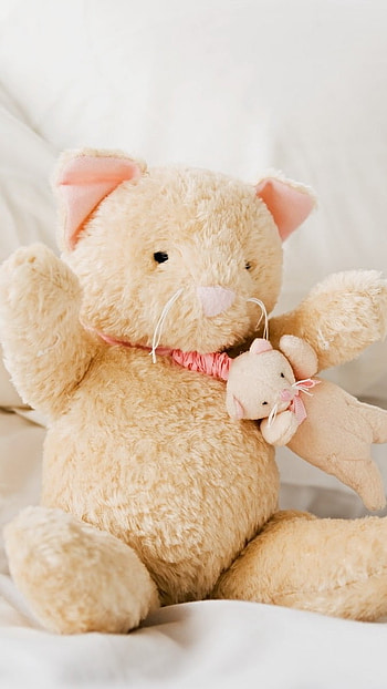 Cute Teddy Bear, Sitting On Bed, teddy bear HD phone wallpaper