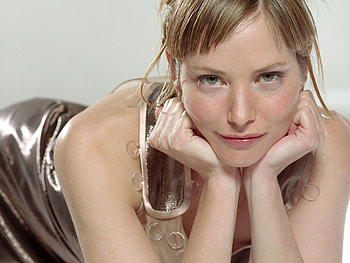 Sienna Guillory, english, sexy, actress HD wallpaper