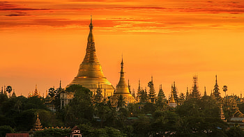 Shwedagon Pagoda, Golden landmark, Tranquil beauty HD wallpaper