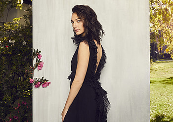 Gal gadot, the hollywood reporter, black dress, 2018 HD wallpaper
