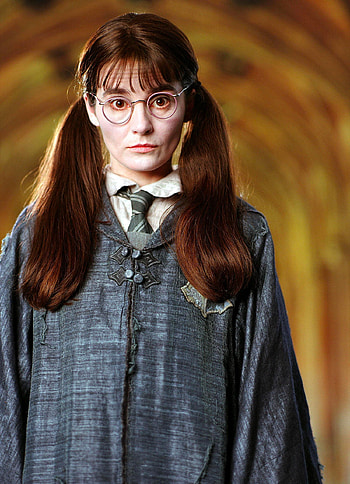 Moaning Myrtle portrait, Ghostly presence, Hogwarts bathroom, Eerie atmosphere HD phone wallpaper