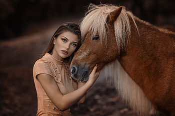 brunette with a horse, animal, girl, horse, brunette HD wallpaper