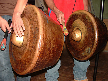 Gong instrument, Resonating vibrations, Harmonic frequencies, Art of sound HD wallpaper