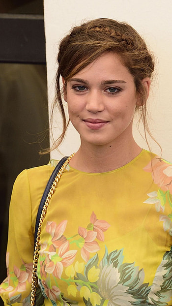 Matilda lutz, hollywood actress, model HD phone wallpaper
