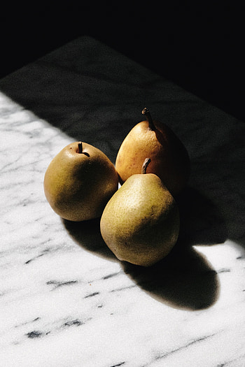 Pears, Fruits, Food, Shadow, Ripe HD phone wallpaper