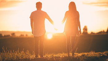 Men And Women Holding Hands, holding-hands, couple, love, sunset, graphy HD wallpaper