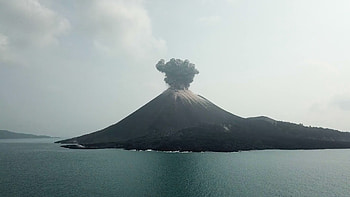 Krakatoa Island, Earth uncut TV, Anak Krakatau volcano, Explore nature HD wallpaper