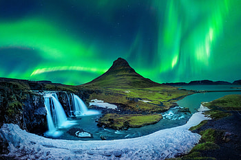 Northern lights, Iceland, Tourist journey HD wallpaper