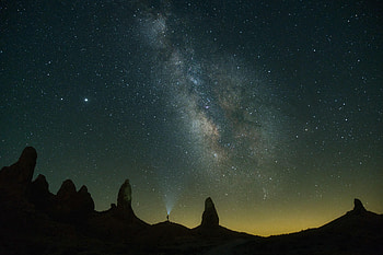 Night, Rocks, Silhouette, Miscellanea, Miscellaneous, Starry Sky, Flashlight HD wallpaper