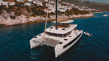 Catamaran Sailing Near Shoreline, catamaran, boat, shoreline HD wallpaper