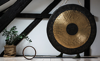 Healing with music, Gong sound therapy, Sound wellness, Restorative vibrations HD wallpaper
