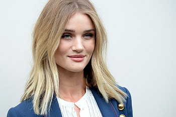 Rosie Huntington-Whiteley, Minimalist home decor, Architectural Digest feature, Style inspiration HD wallpaper