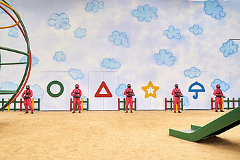 Squid Game, High-stakes challenges, Edge-of-your-seat action, Exhilarating game show HD wallpaper