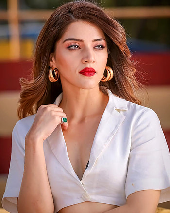 Mehreen Pirzada, hair, lip HD phone wallpaper