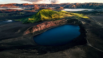 Sunset in Icelandic Highlands near lake Hnausapollur, landscape, hills, water, rocks HD wallpaper