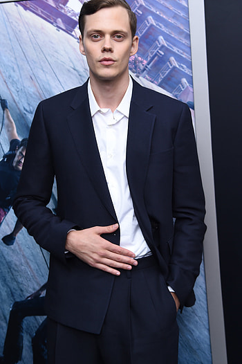 Bill Skarsgard, Movies, Murderous clown, Pennywise HD phone wallpaper