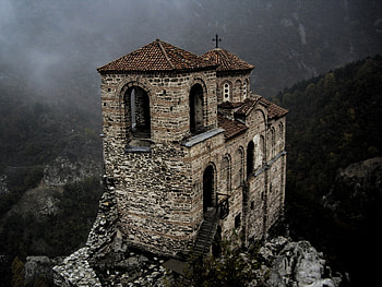Historical stronghold, Asen Castle, Bulgaria's past, Architectural gem HD wallpaper