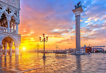Sunset in Venice, sea, gondolas, town, Italy, romance, houses, Italia, Grand Canal, Venice, clouds, nature, sky, romantic, splendor, water, sunset HD wallpaper
