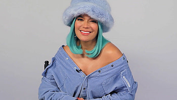Karol G, Sing Daddy Yankee HD wallpaper