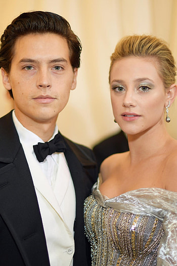 Cole Sprouse TV shows, Lili Reinhart, Love breakup, Public statement HD phone wallpaper