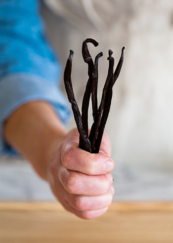 Scrape vanilla seeds, Vanilla bean, Kitchn, From HD phone wallpaper