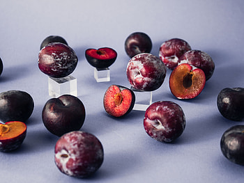 Buying, Preparing, Storing plums, Kitchen Stories HD wallpaper