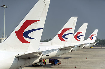 China Eastern Airlines, World's biggest airline, Southwest's competitor, Travel industry leader HD wallpaper