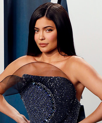 Kylie Jenner, Low water pressure, Shower, Stir HD phone wallpaper