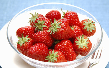 Food, Strawberry, Tasty, Delicious HD wallpaper