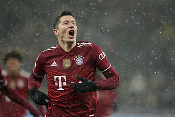 Robert Lewandowski, Messi record, Ballon d'Or returns, Lewandowski threatens HD wallpaper