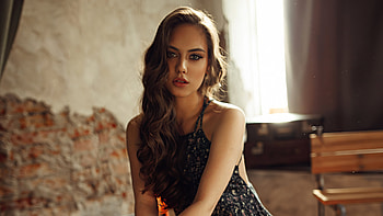 Girl Chair Sitting Looking At Viewer , girls, model HD wallpaper