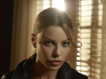 Chloe Decker As Lauren German In Lucifer, lucifer, tv-shows, lauren-german, celebrities, girls HD wallpaper