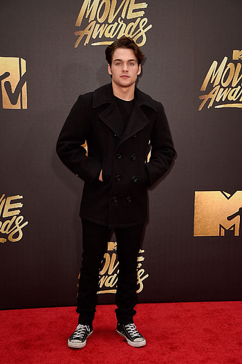 Team players mtv, stars represented movie, awards red carpet, movie awards dylan HD phone wallpaper