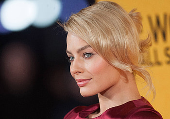 Margot Robbie 2017 New, margot-robbie, celebrities, girls HD wallpaper