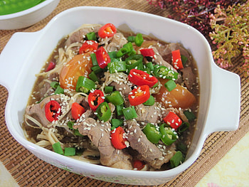 Beef and enoki mushrooms, Delicious recipe, Spring season dish, Asian fusion HD wallpaper