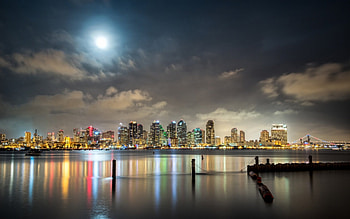 full moon over san diego r, night, sea, city, moon, lights, bridge, r HD wallpaper