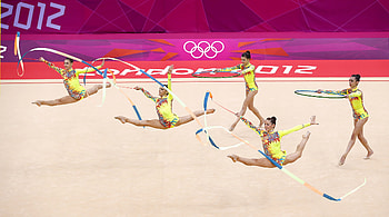 Mid-air leap, Gymnastics HD wallpaper