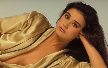 Demi Moore, Striking , Timeless elegance, Alluring presence HD wallpaper