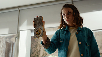 Dafne Keen portrait, Lyra Belacqua, Fantasy heroine, Young prodigy HD wallpaper