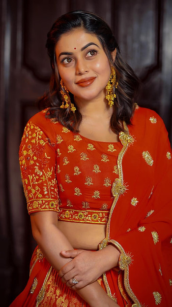 Poorna kasim, telugu actress HD phone wallpaper