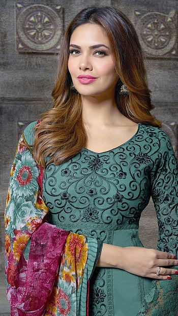 Esha Gupta, Bollywood, Esha Gupta Bollywood Heroine HD phone wallpaper