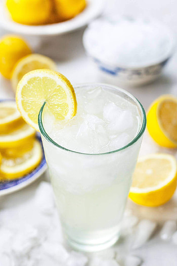 Individual serving, Freshly squeezed lemon, Homemade lemonade, Refreshing summer drink HD phone wallpaper