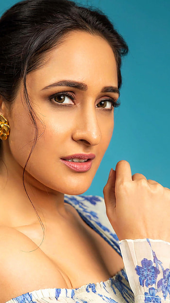 Pragya jaiswal, telugu actress HD phone wallpaper