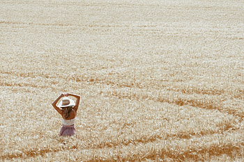 field, woman HD wallpaper