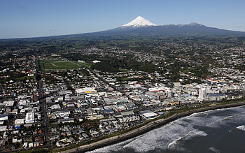 flying in, coastal, sea, new plymouth, city, new zealand HD wallpaper