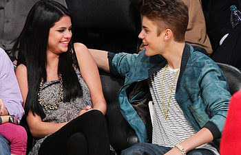 Lost Love of Justin Bieber and Selena Gomez so Cute HD wallpaper