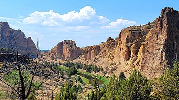 Sunny Day at Smith Rock State Park in Terrebonne, Oregon, plants, trees, sky, rocks, cloud, usa HD wallpaper